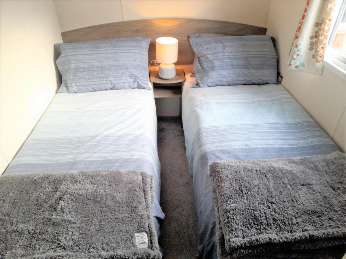 3 Bedroom Modern Caravan Sleeps Up To 8 Millom Eksteriør billede